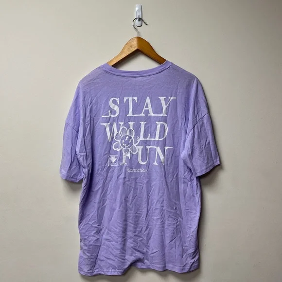 PacSun Shirt Mens Large Purple Short Sleeve Tee Lightweight Stretch Graphic - Picture 2 of 3